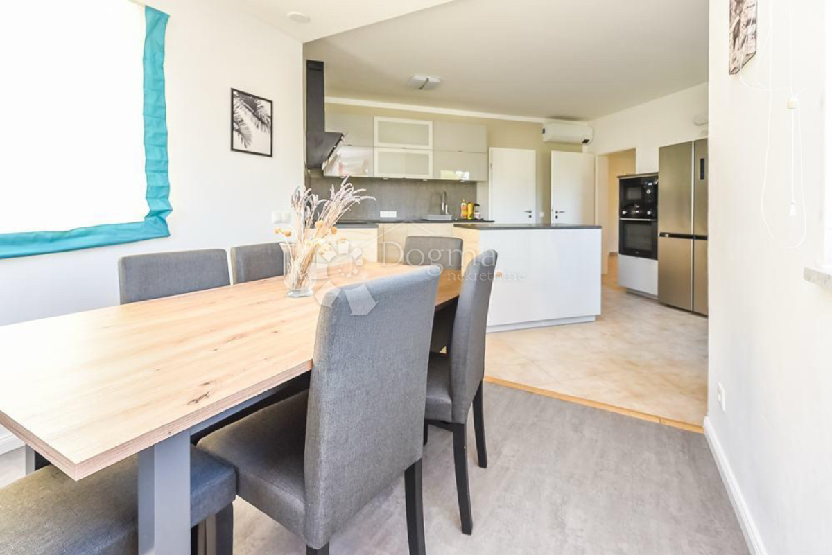 Stanovanje Rovinjsko Selo, Rovinj, 120m2