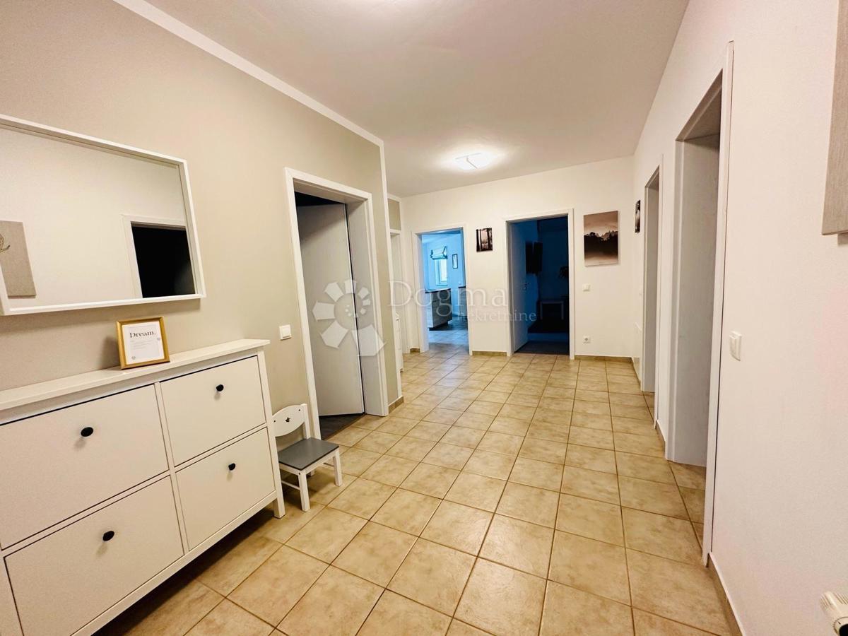 Stanovanje Rovinjsko Selo, Rovinj, 120m2