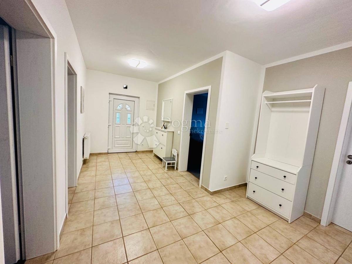 Stanovanje Rovinjsko Selo, Rovinj, 120m2