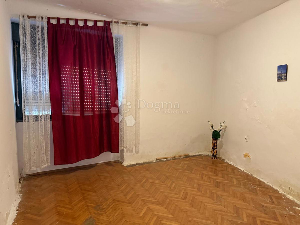 Stanovanje Centar, Pula, 150m2