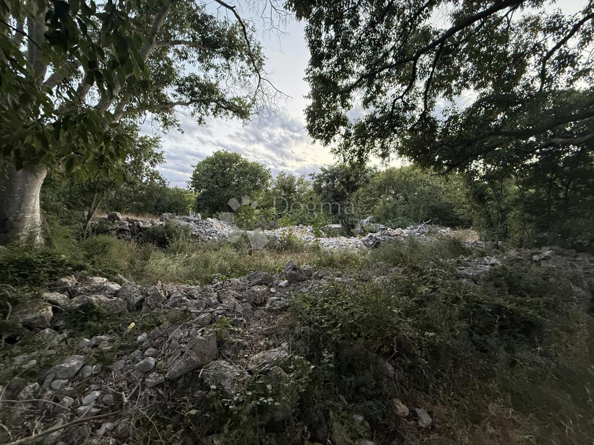 Zazidljivo zemljišče Garica, Vrbnik, 1.041m2