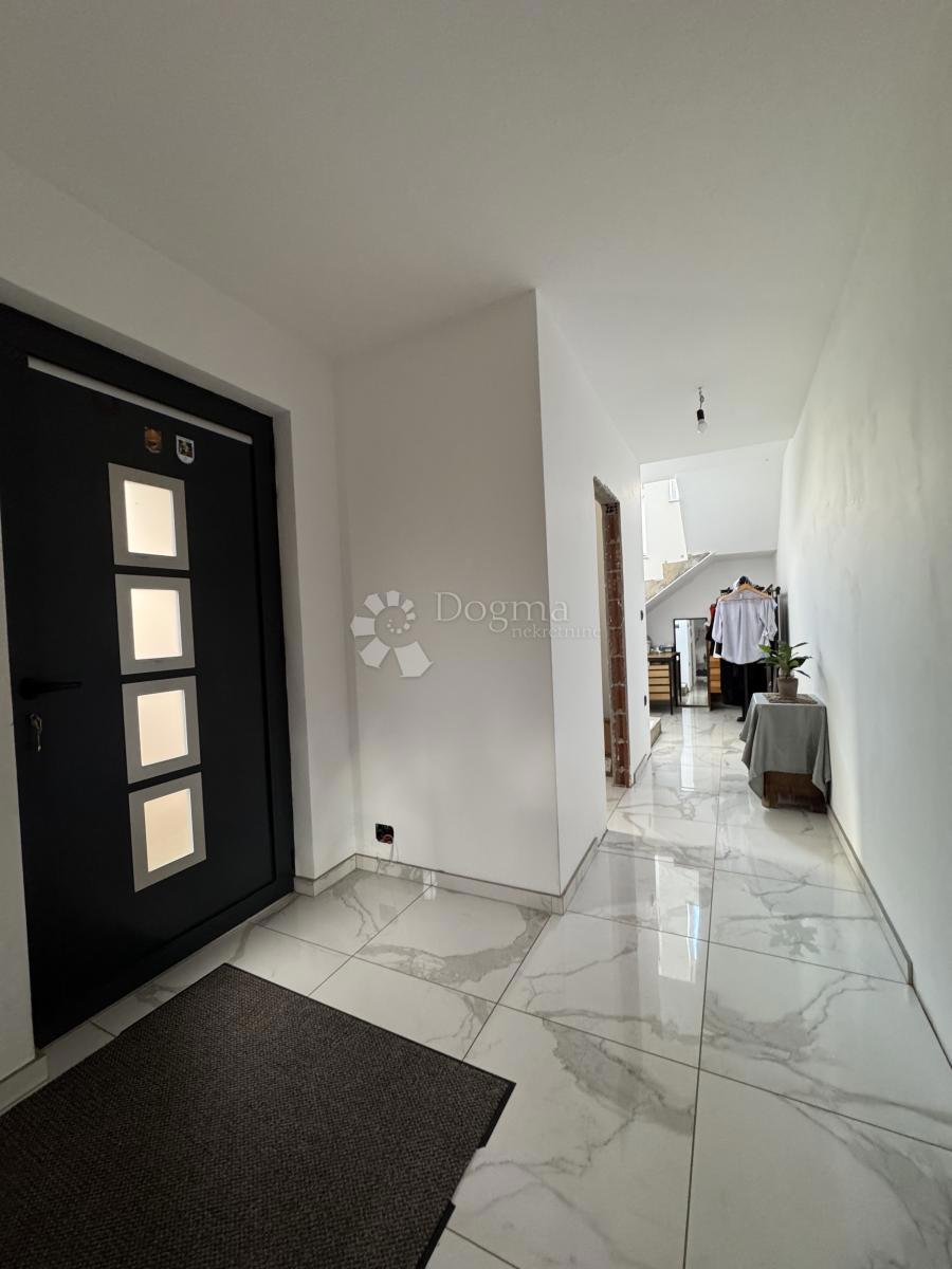 Hiša Drenova, Rijeka, 292m2