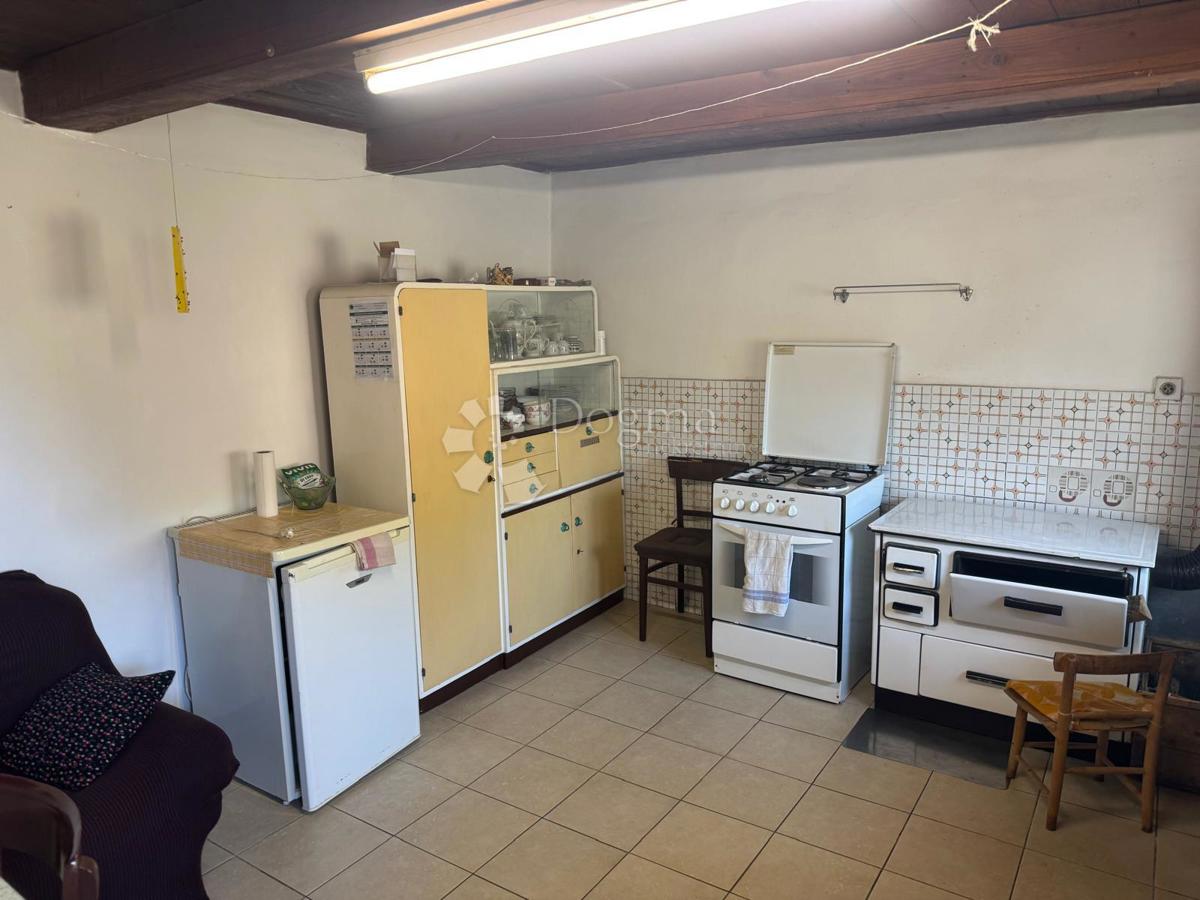 Hiša Konjsko Brdo, Perušić, 90m2