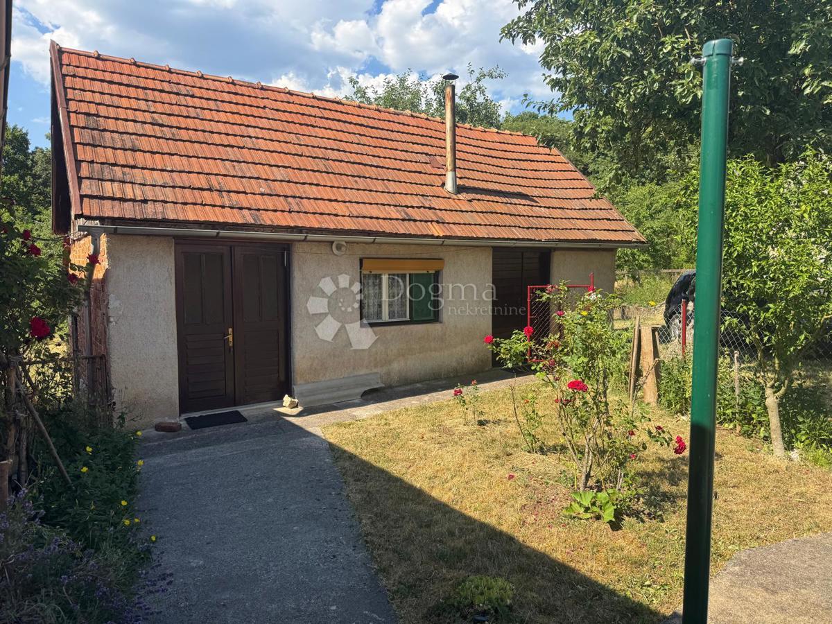 Hiša Konjsko Brdo, Perušić, 90m2