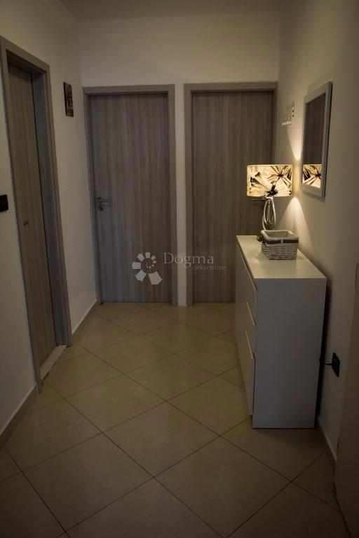 Stanovanje Baldekin, Šibenik, 63,54m2
