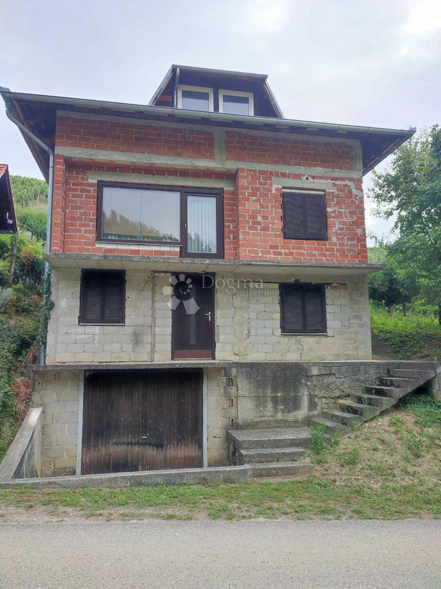 Hiša Gornje Vratno, Cestica, 166,58m2