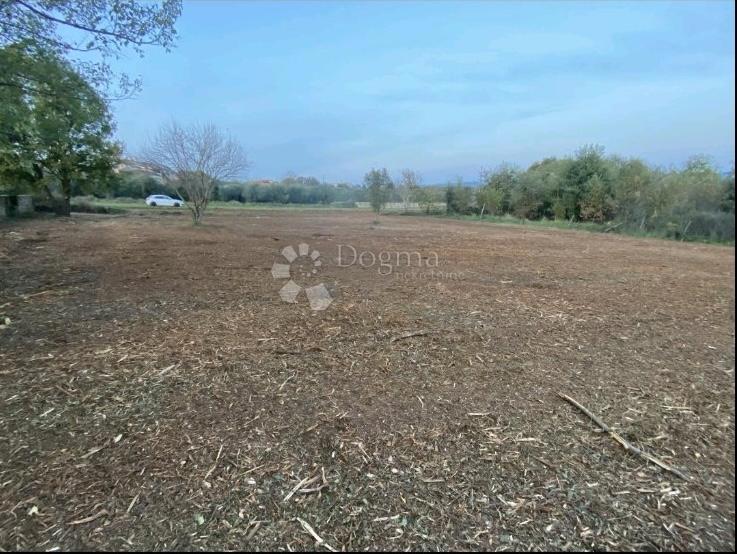 Zazidljivo zemljišče Rakalj, Marčana, 1.540m2