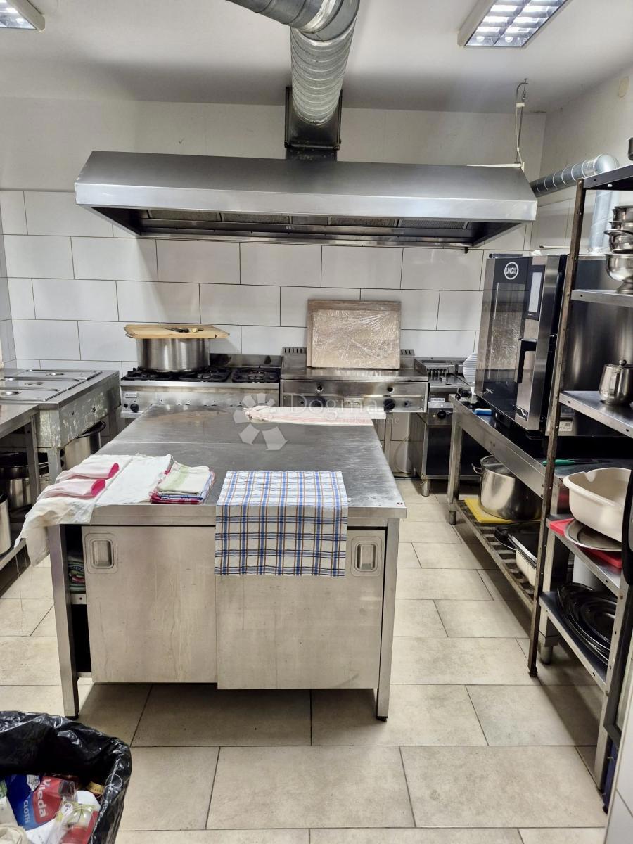 Hiša Crikvenica, 450m2