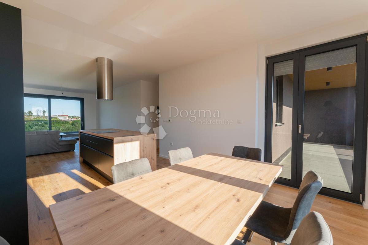 Stanovanje Valdebek, Pula, 120m2