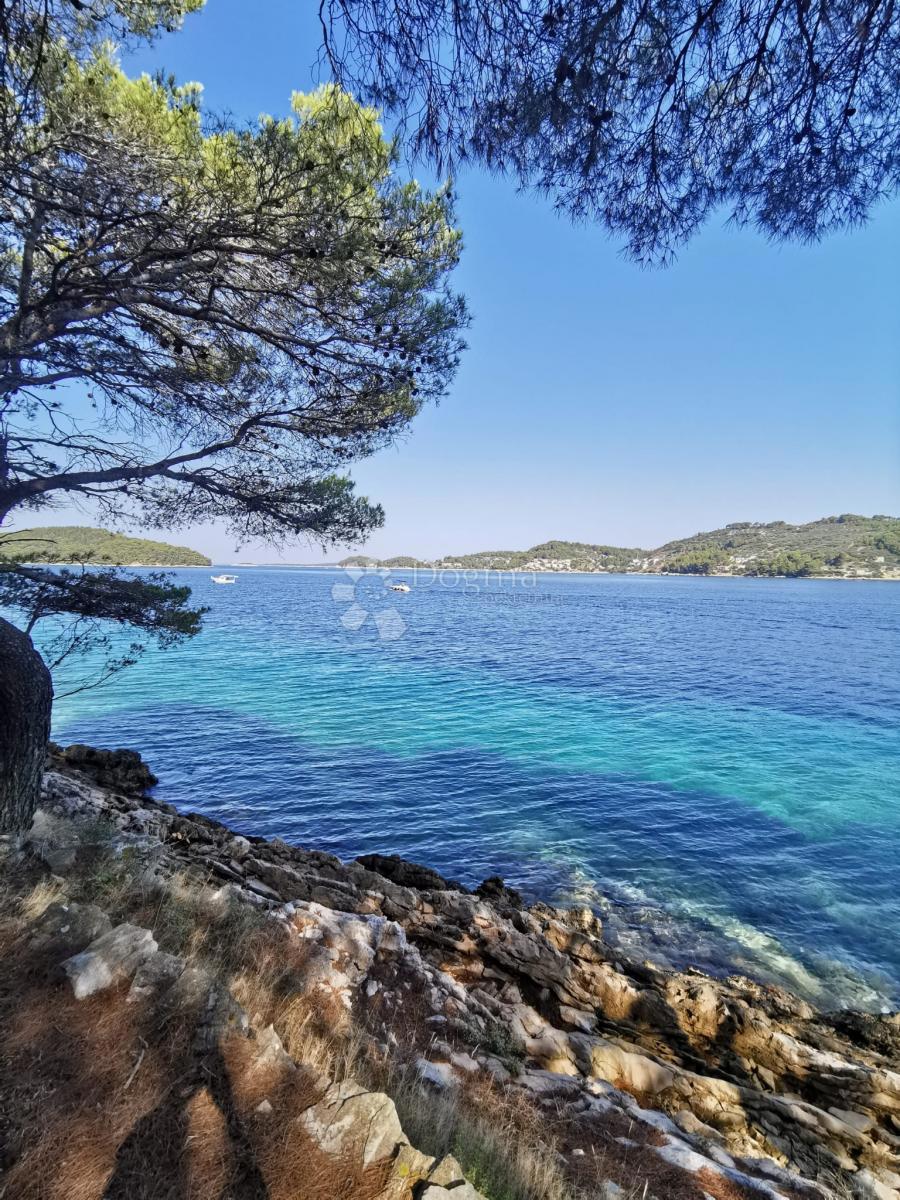 Zazidljivo zemljišče Vela Luka, 1.363m2