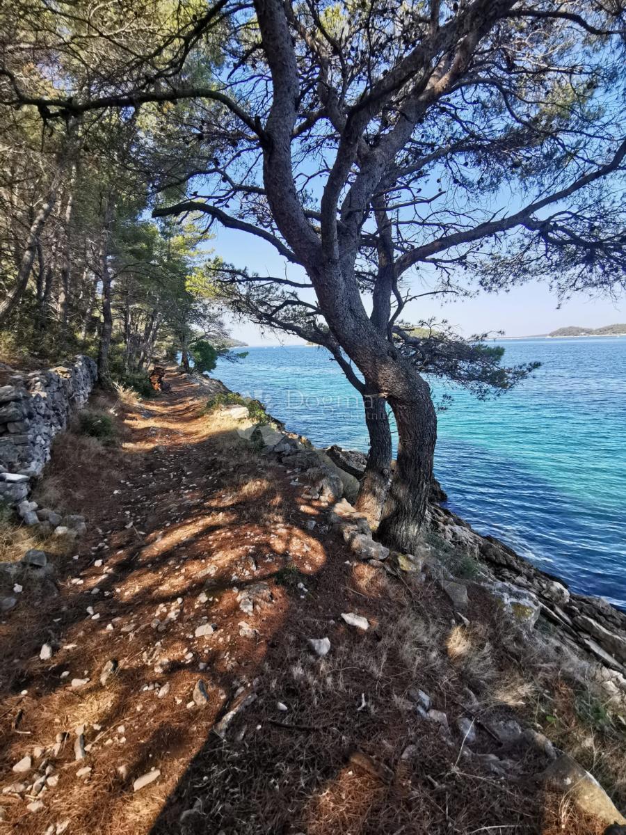Zazidljivo zemljišče Vela Luka, 1.363m2