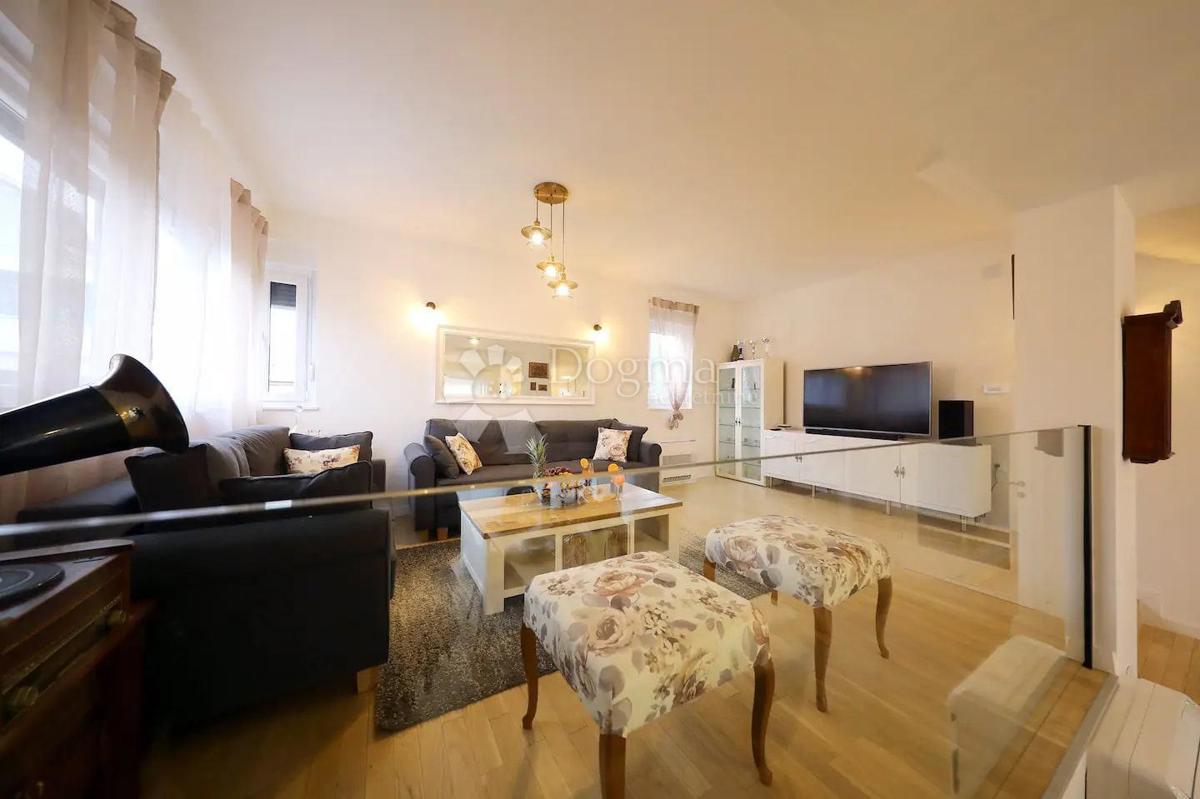Sanjski penthouse - strešna terasa in bazen