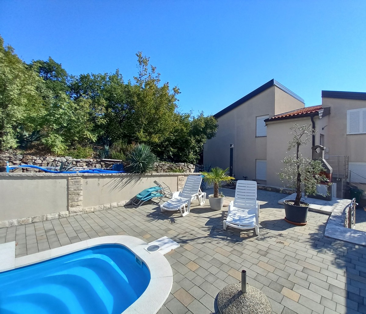 Selce, apartma z bazenom