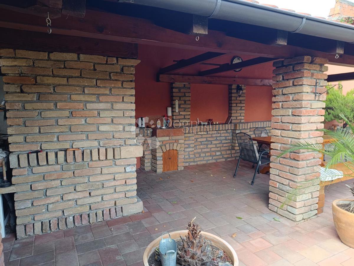 Hiša Borovo Naselje, Vukovar, 449m2