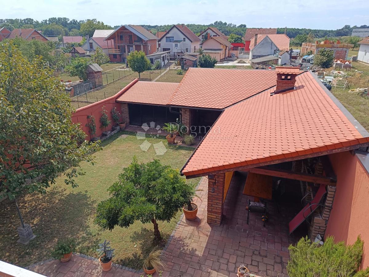 Hiša Borovo Naselje, Vukovar, 449m2