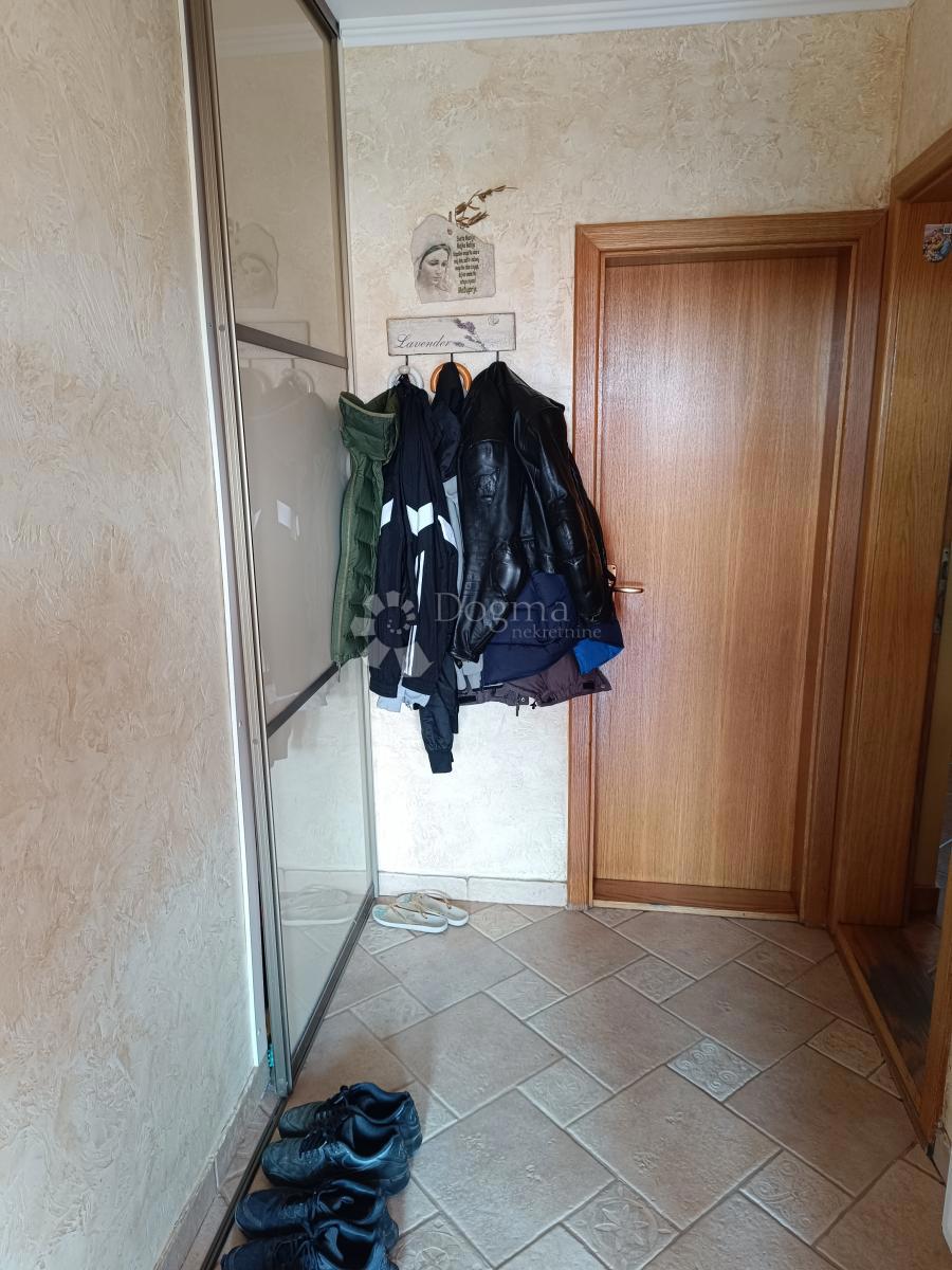 Hiša Borovo Naselje, Vukovar, 449m2