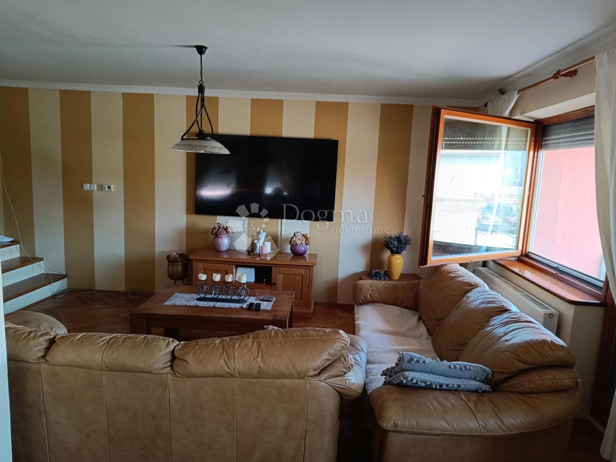 Hiša Borovo Naselje, Vukovar, 449m2