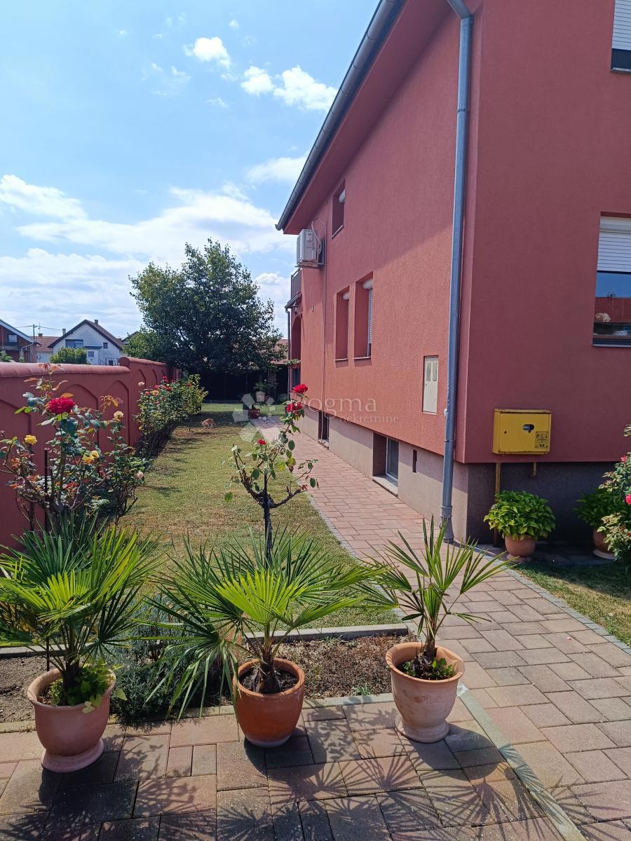 Hiša Borovo Naselje, Vukovar, 449m2