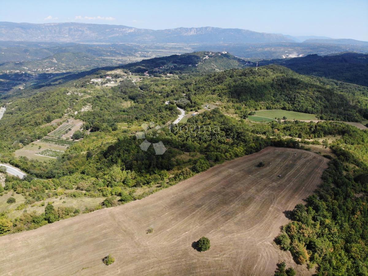 Kmetijsko zemljišče Gračišće, 8.553m2