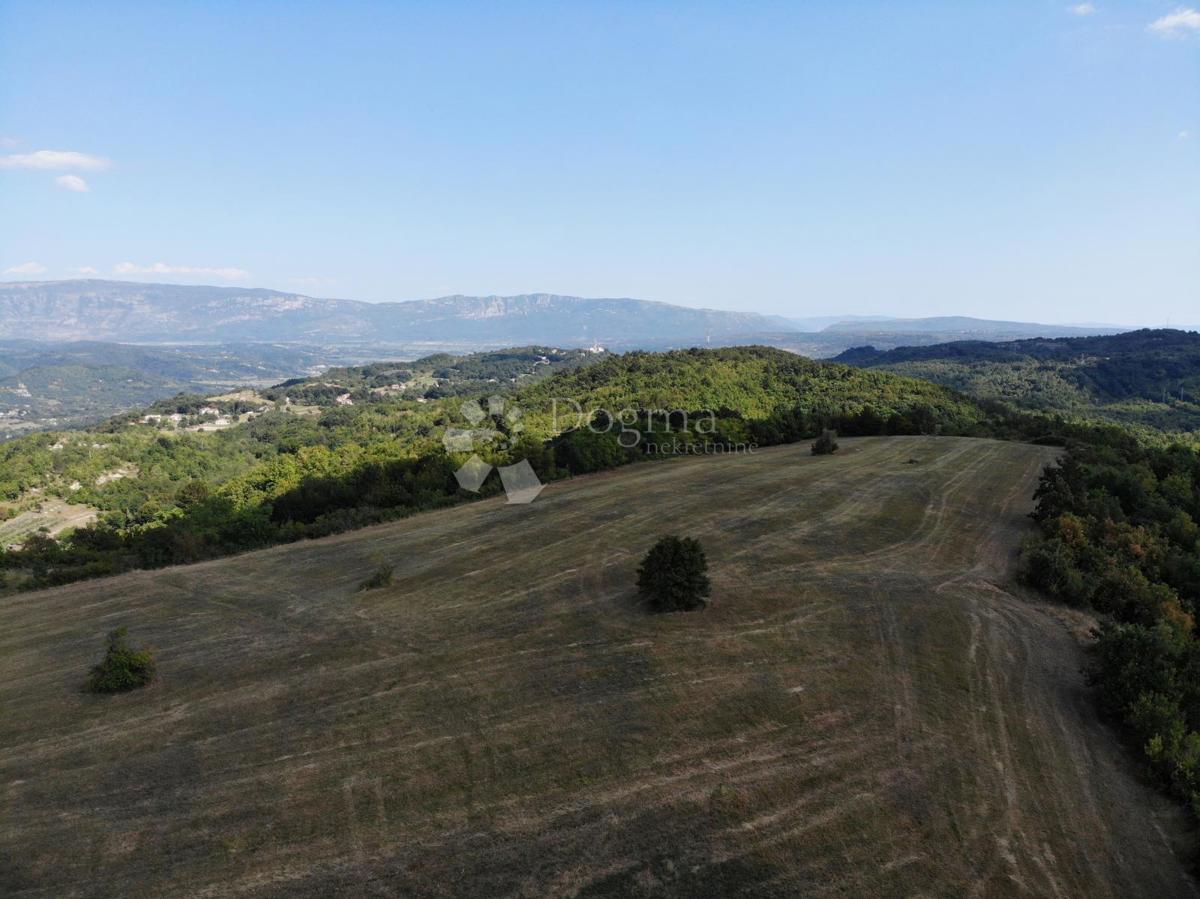 Kmetijsko zemljišče Gračišće, 8.553m2
