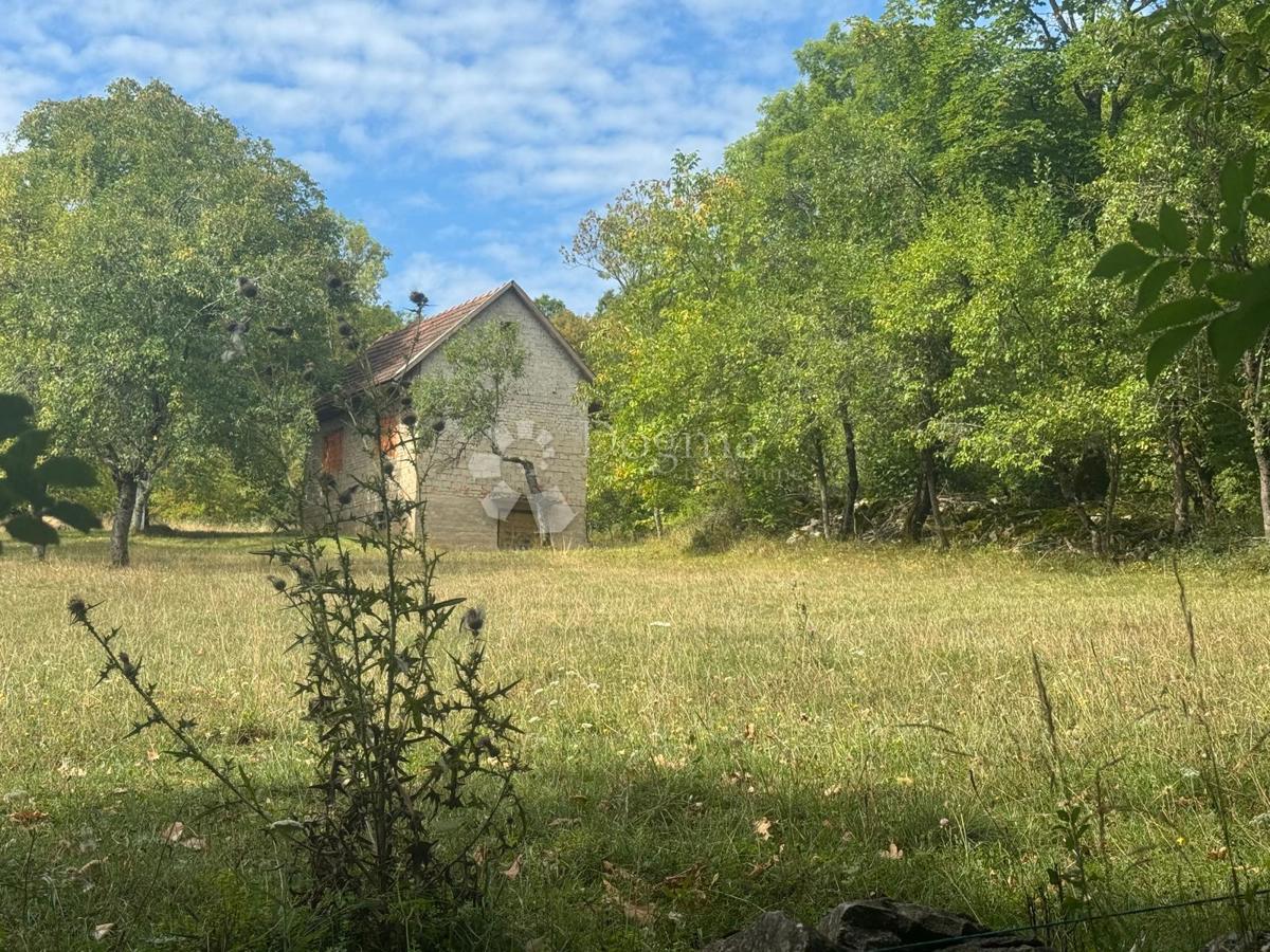 Kmetijsko zemljišče Perušić, 20.116m2