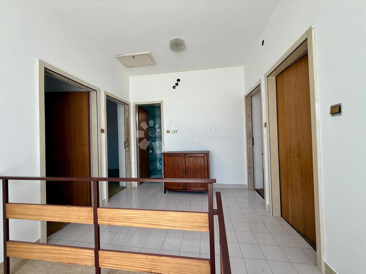 Hiša Valdebek, Pula, 331m2
