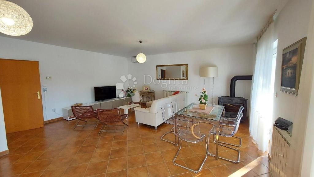 Hiša Pješčana Uvala, Medulin, 320m2