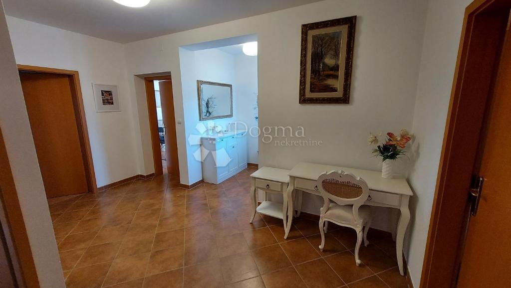 Hiša Pješčana Uvala, Medulin, 320m2