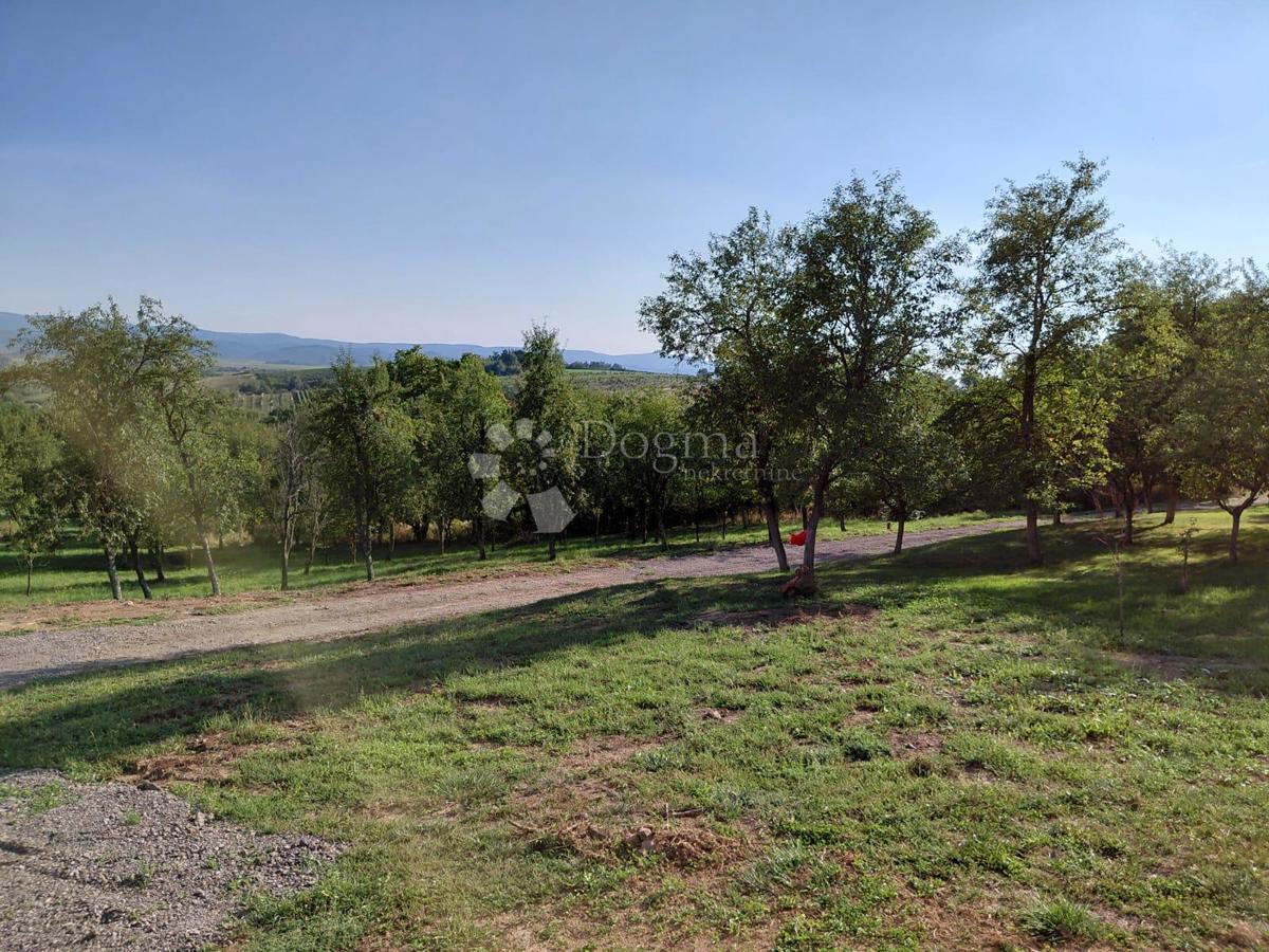 ČAGLIN - ODLIČNA HIŠA S ČUDOVITIM RAZGLEDOM 