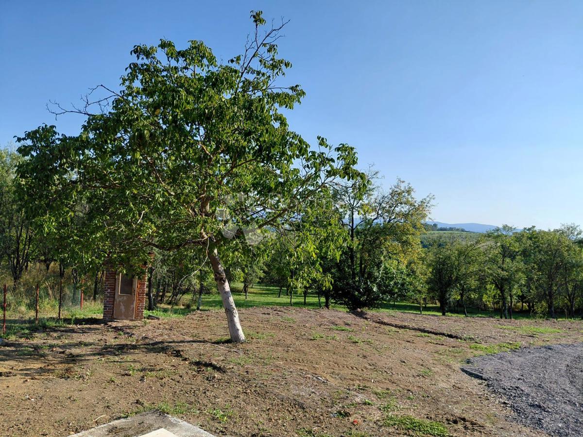 ČAGLIN - ODLIČNA HIŠA S ČUDOVITIM RAZGLEDOM 