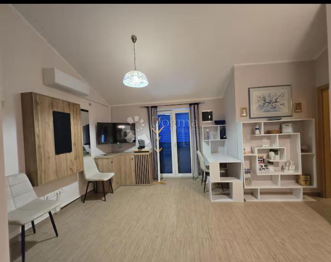 Hiša Starigrad, Senj, 280m2