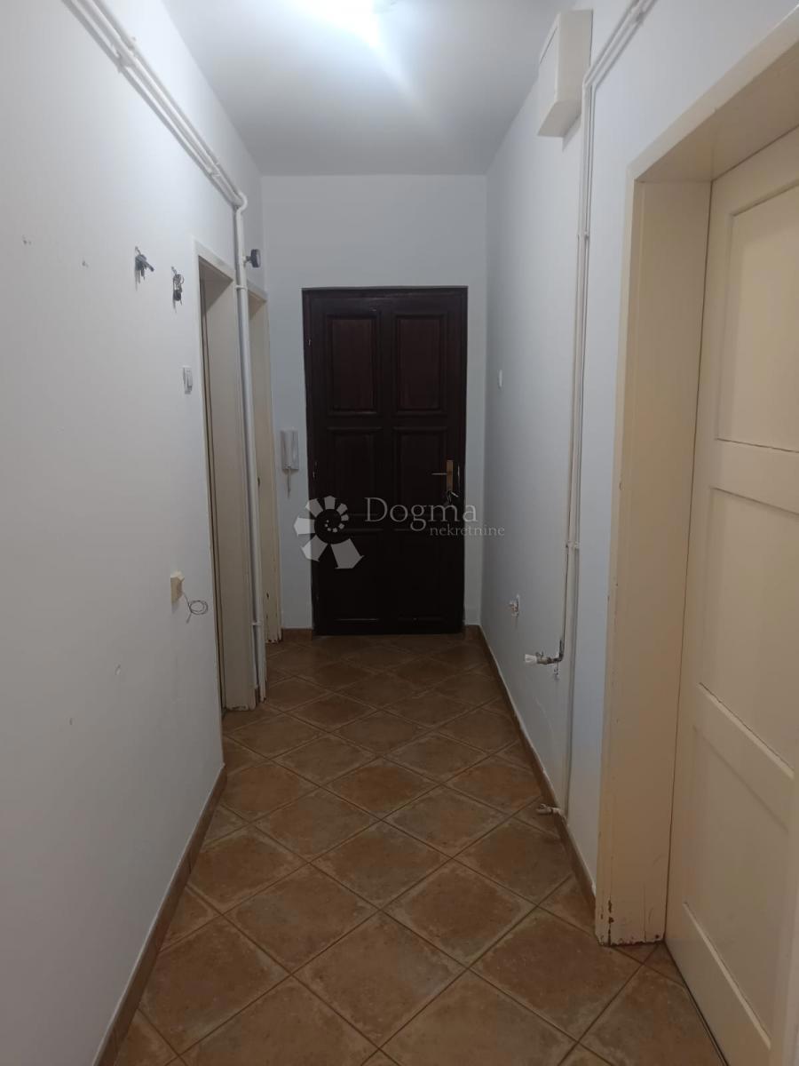 Stanovanje Centar, Gospić, 50m2