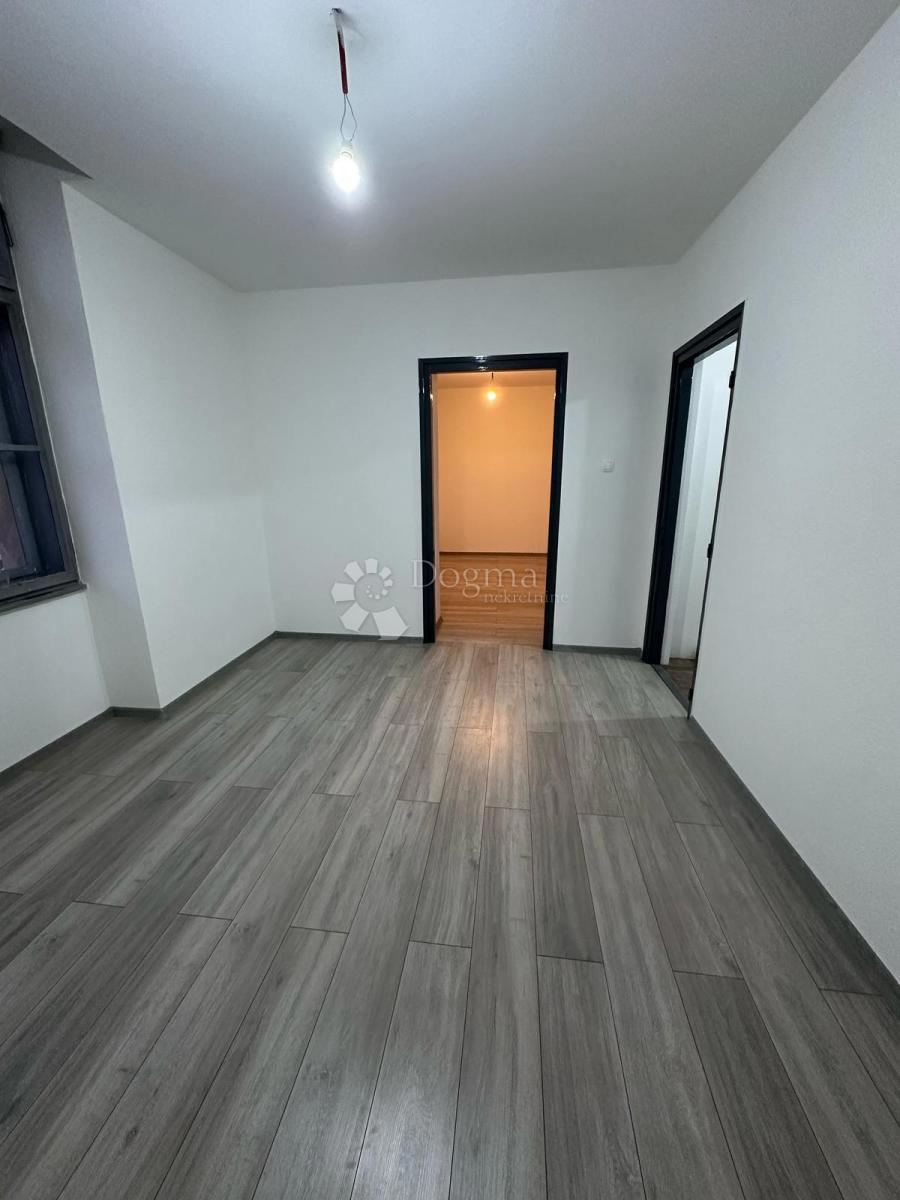 Stanovanje Centar, Gospić, 50m2