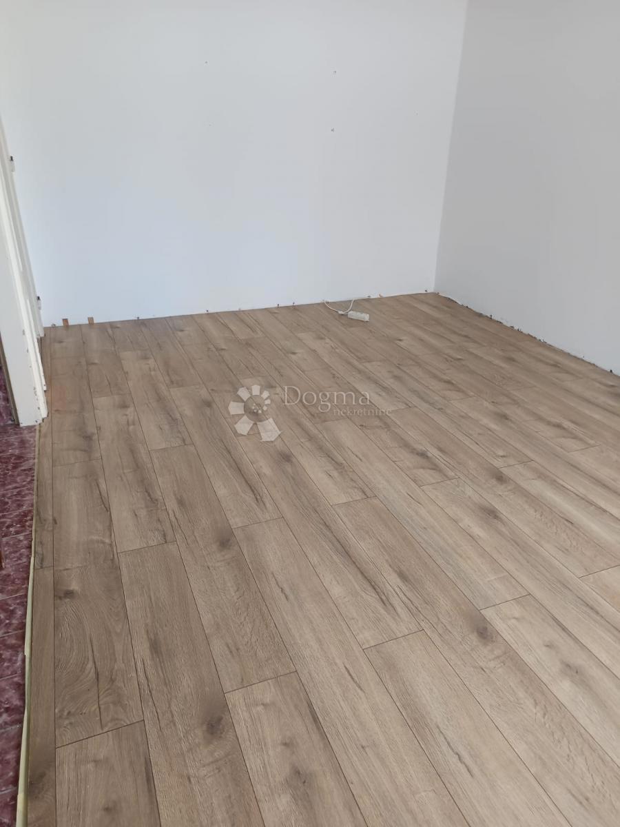 Stanovanje Centar, Gospić, 50m2