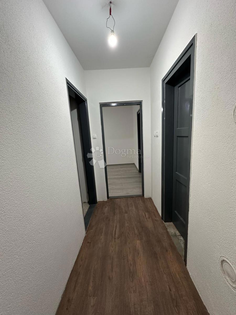 Stanovanje Centar, Gospić, 50m2