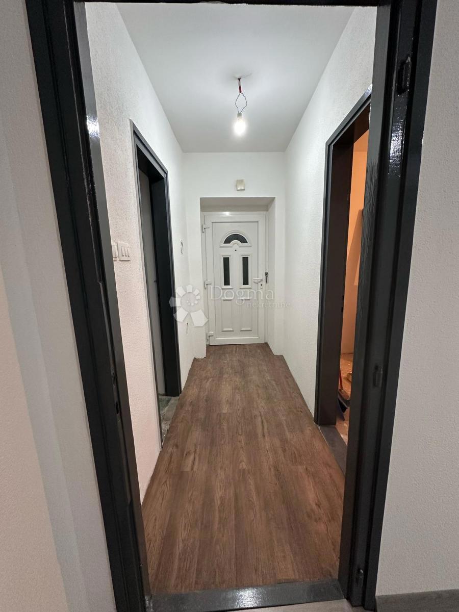 Stanovanje Centar, Gospić, 50m2