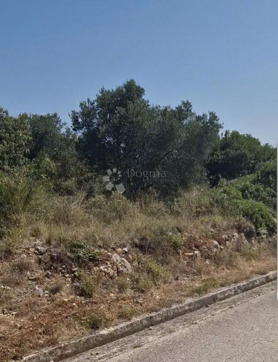 Zazidljivo zemljišče Tribanj, Starigrad, 1.379m2