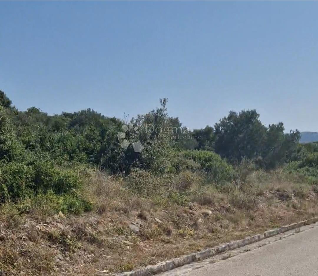 Zazidljivo zemljišče Tribanj, Starigrad, 1.379m2