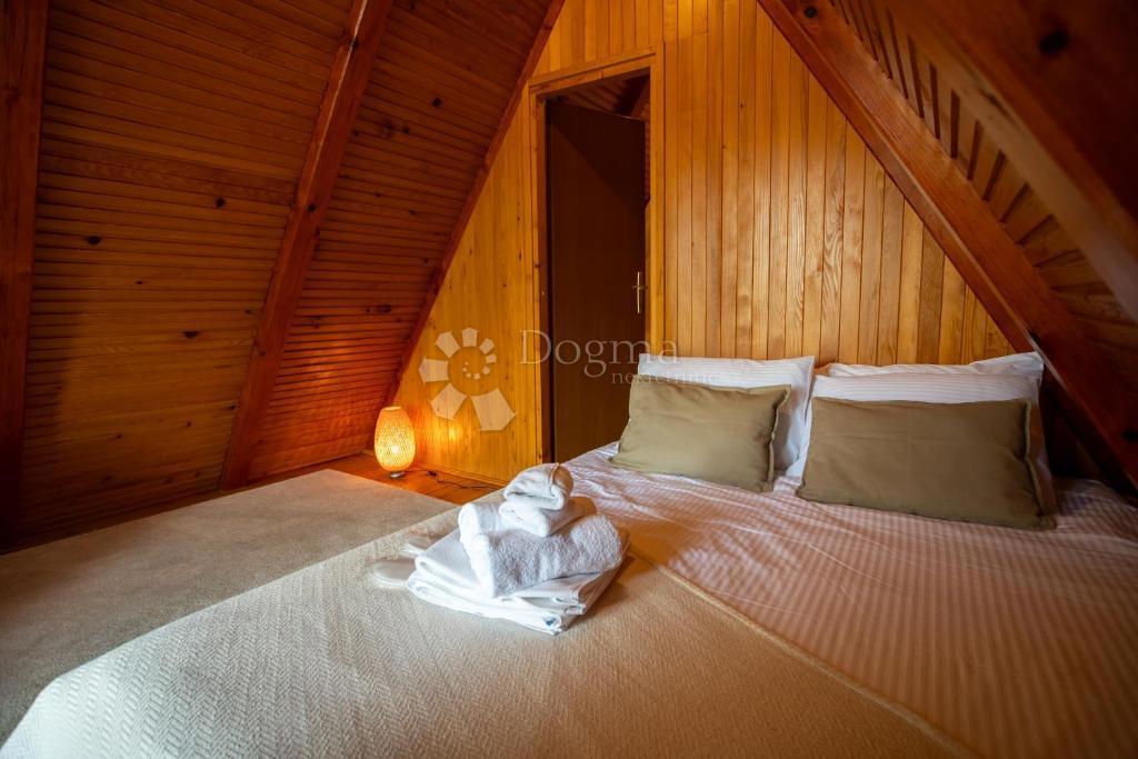Hiša Brod na Kupi, Delnice, 130m2