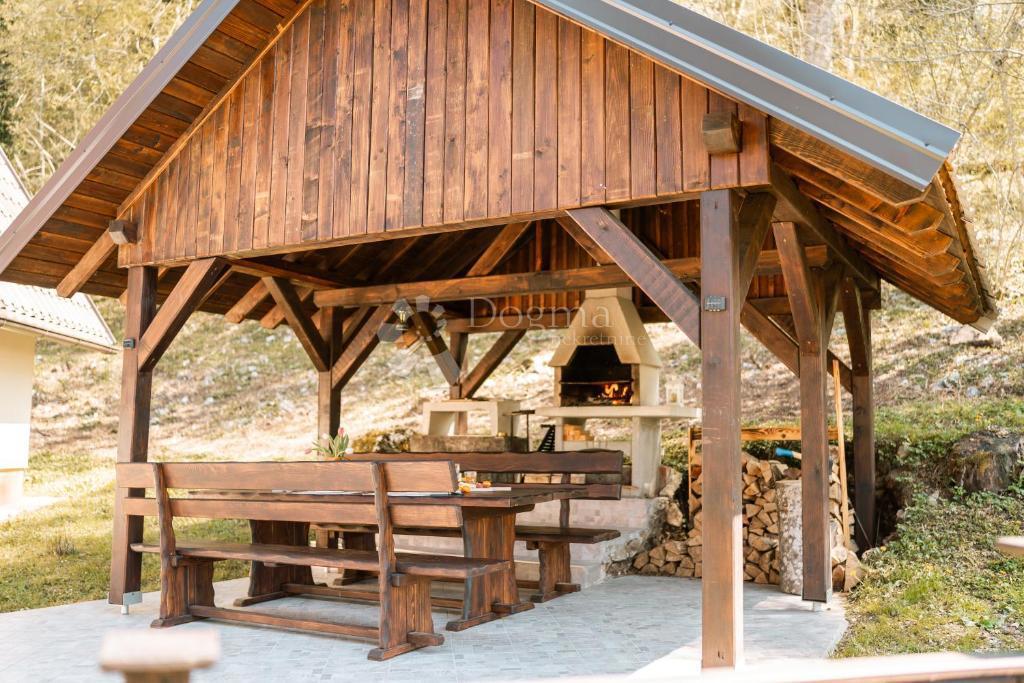 Hiša Brod na Kupi, Delnice, 130m2