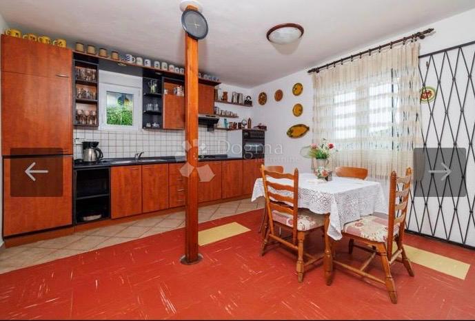 Hiša Cesarica, Karlobag, 100m2