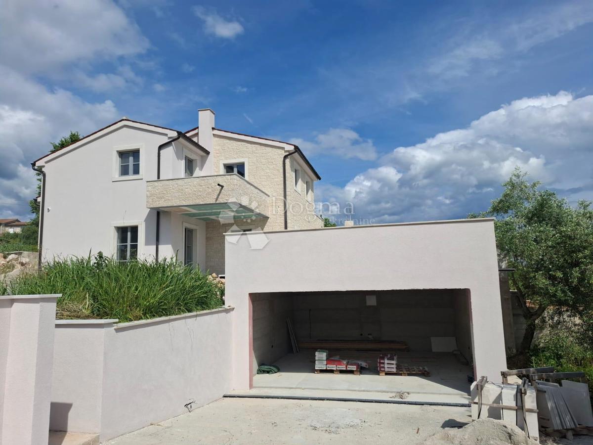 Hiša Poreč, 303,10m2