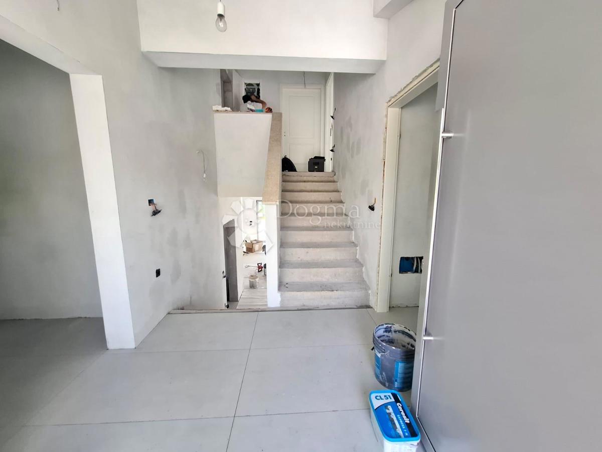 Hiša Poreč, 303,10m2