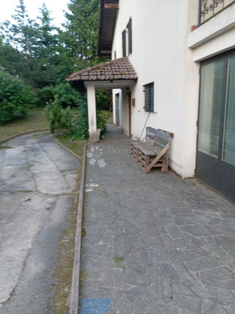 Hiša Delnice, 365m2