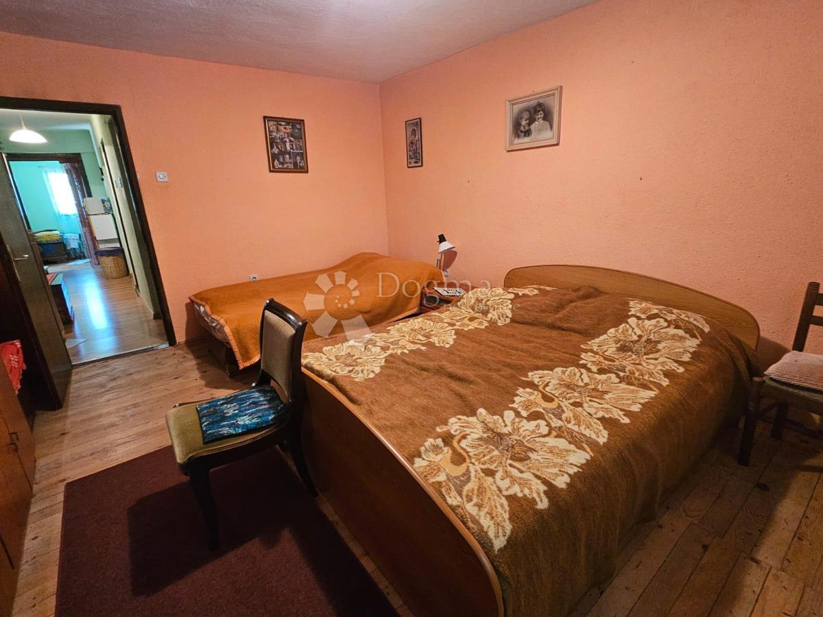 Hiša Bunić, Udbina, 100m2