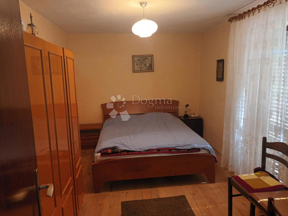 Hiša Bunić, Udbina, 100m2