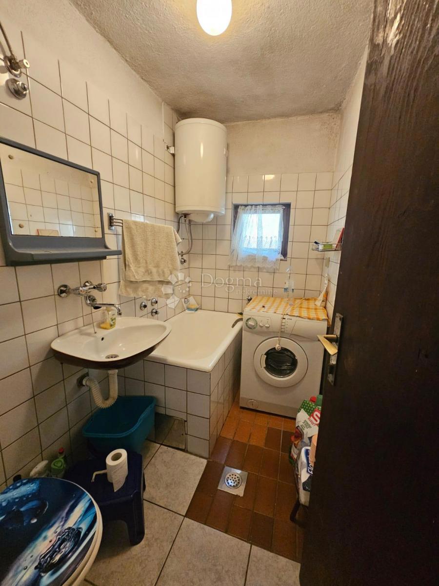 Hiša Bunić, Udbina, 100m2