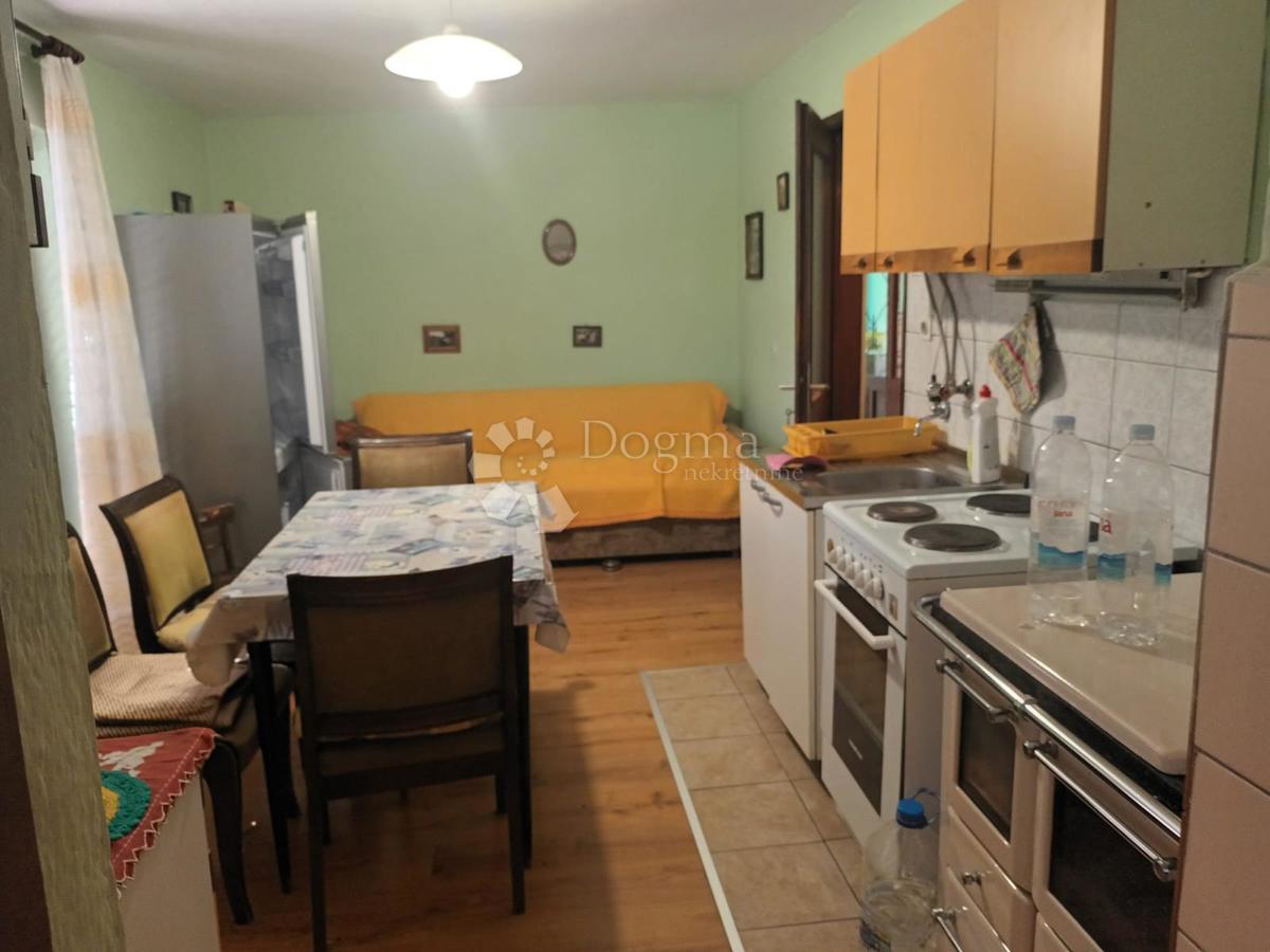 Hiša Bunić, Udbina, 100m2