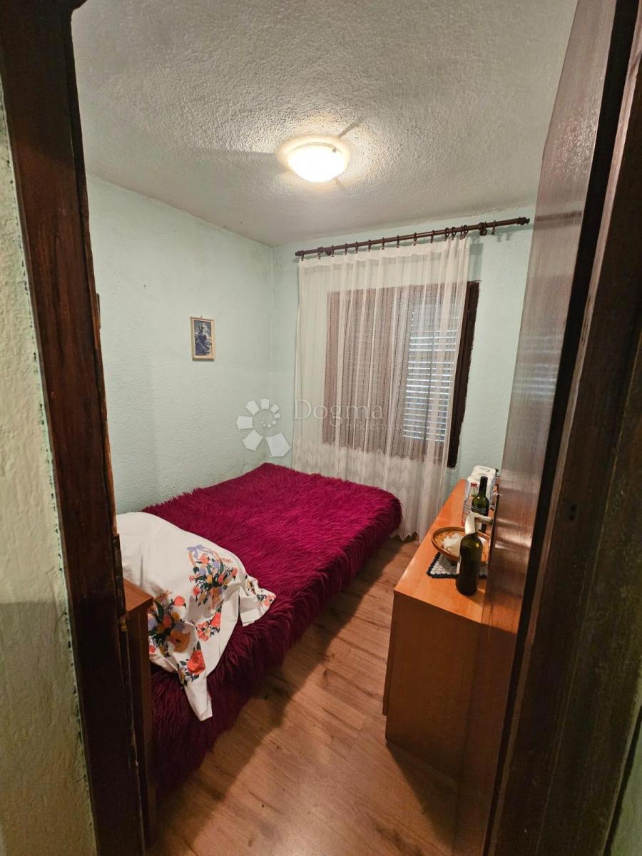 Hiša Bunić, Udbina, 100m2