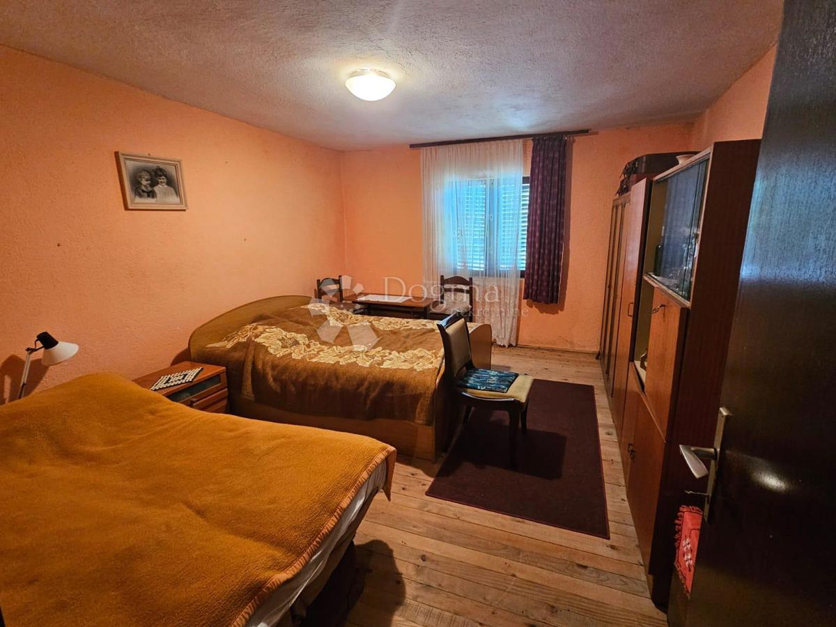 Hiša Bunić, Udbina, 100m2